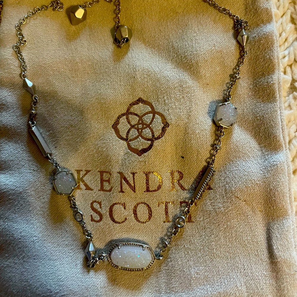 Kendra Scott necklace